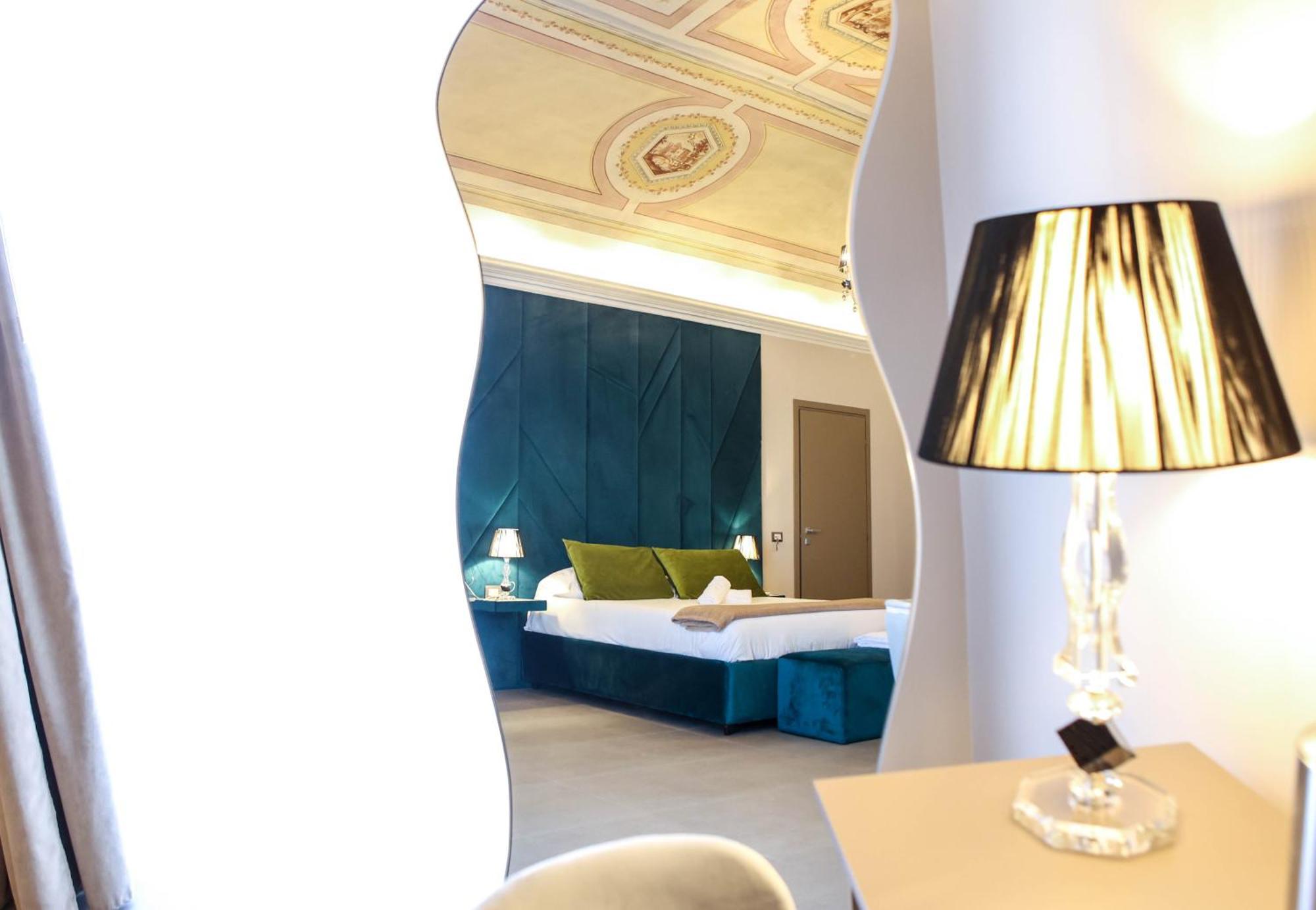 B&B Suites&Rooms Piazza Dei Martiri CTA Exterior foto