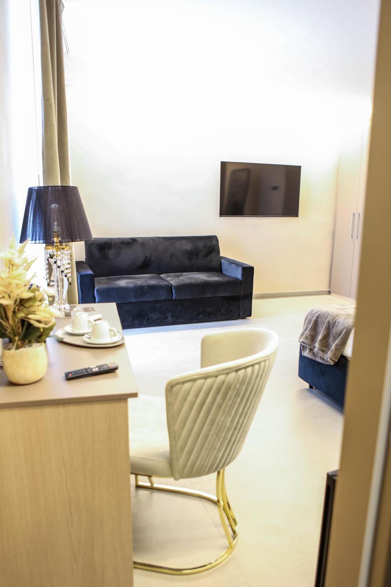 B&B Suites&Rooms Piazza Dei Martiri CTA Exterior foto